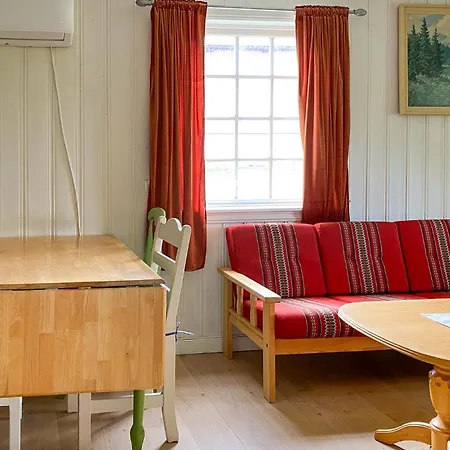 Stunning In Eidsvag I Romsdal 度假居